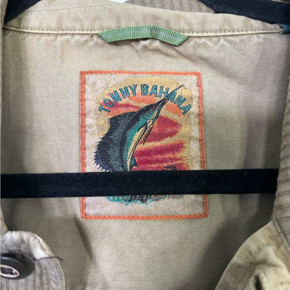 Tommy Bahama men’s corduroy shirt - Picture 3 of 6